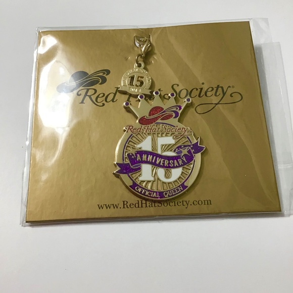 2013 Red Hat Society 15th Anniversary Queen - Picture 1 of 5